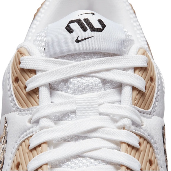 WOMEN'S NIKE AIR MAX 90 “UNITED IN VICTORY” - Picture 5 of 10